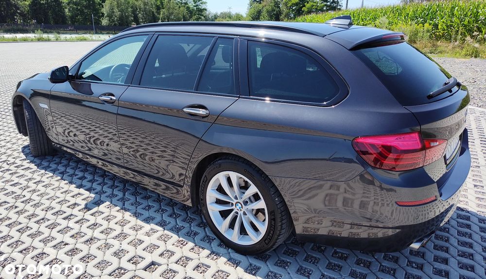 BMW Seria 5 525d Sport-Aut Luxury Line - 2