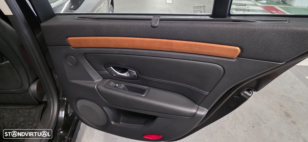Renault Laguna 2.0 dCi Initiale - 17