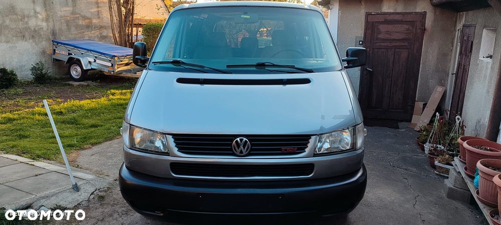 Volkswagen Caravelle - 33