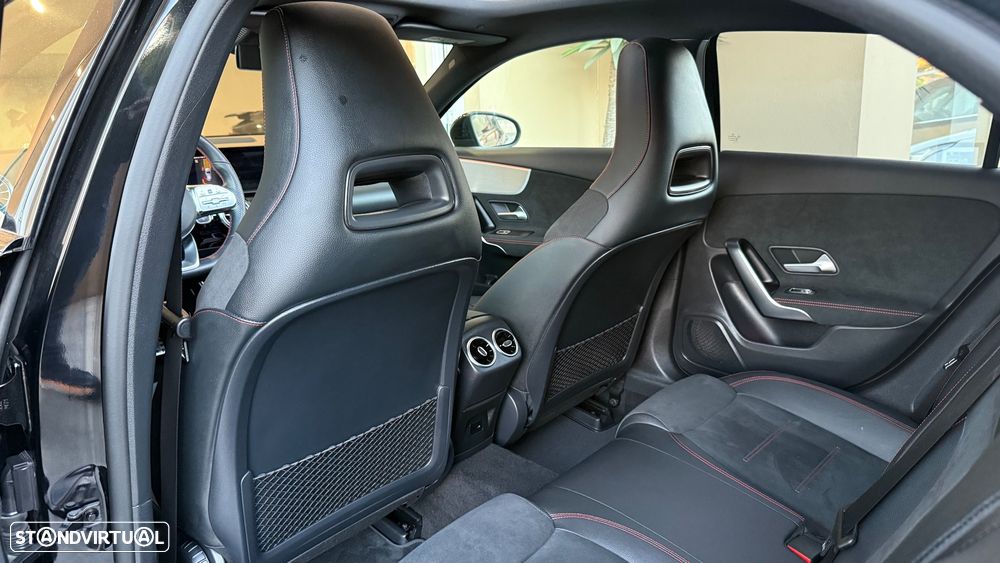 Mercedes-Benz A 180 AMG Line - 17