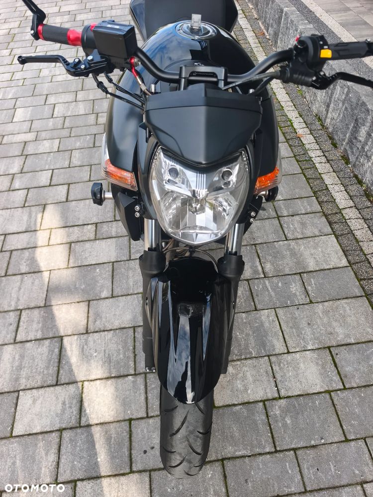 Suzuki GSR - 17