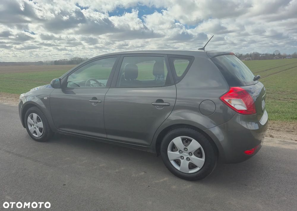 Kia Ceed 1.4 Comfort + - 3