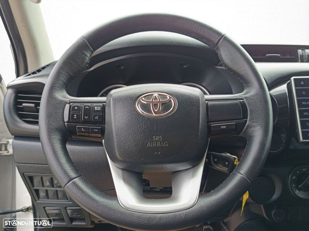 Toyota Hilux 2.4 D-4D 2WD CD CM - 13