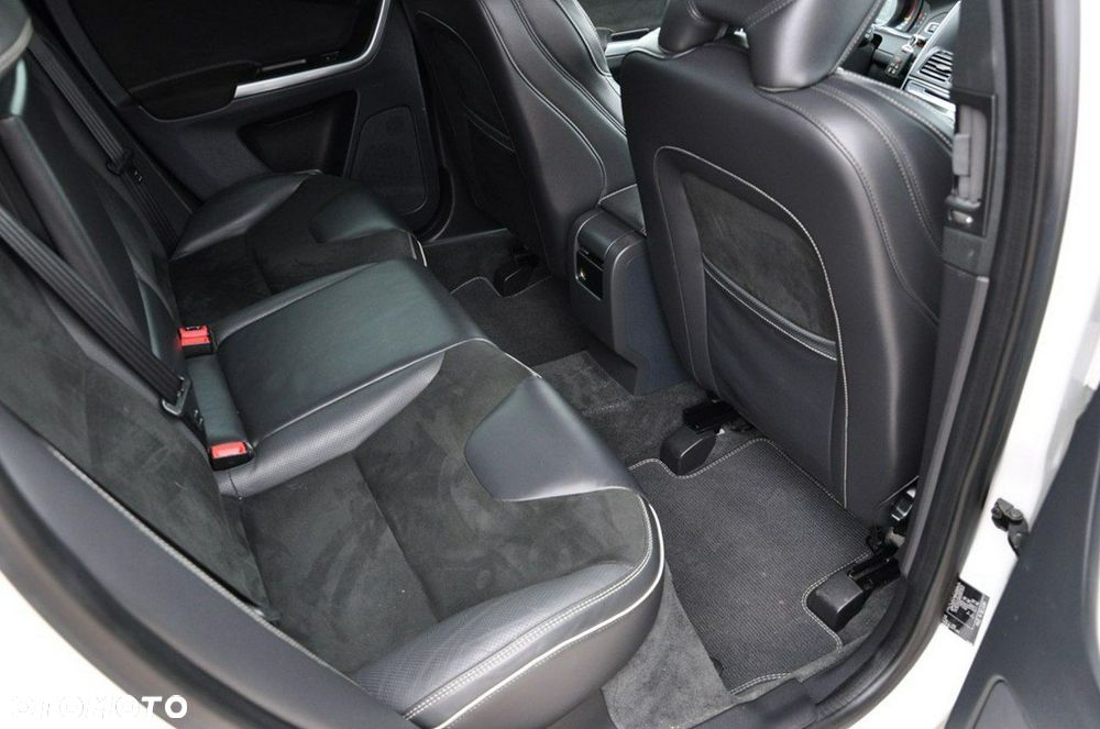 Volvo XC 60 D4 AWD Geartronic Linje Inscription - 27