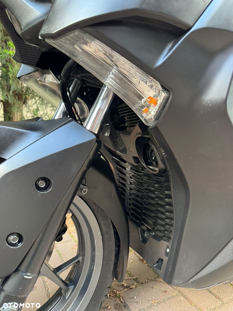 Yamaha X-max - 14