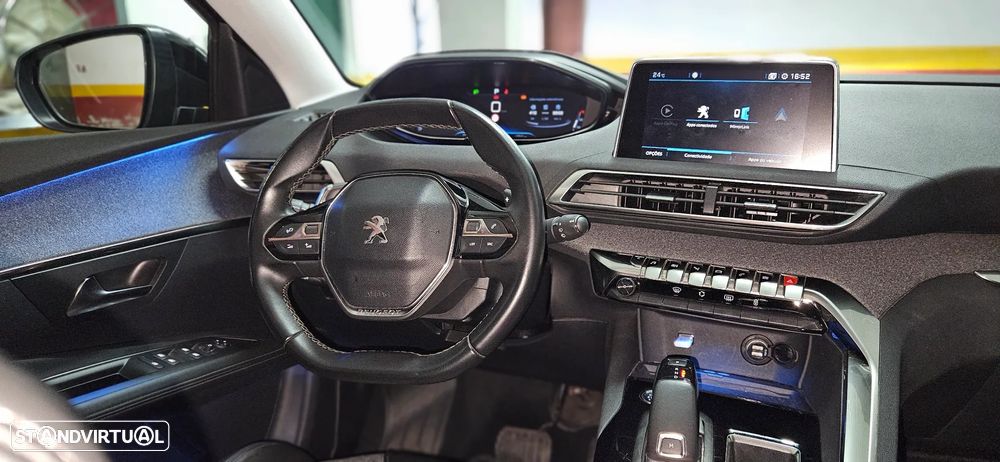 Peugeot 3008 BlueHDi 130 Stop & Start EAT8 Allure Pack - 26