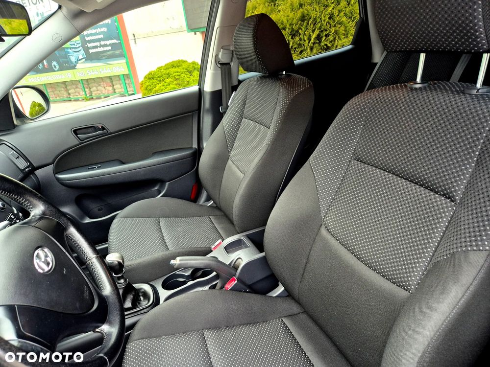 Hyundai i30 1.4 Blue Comfort - 14