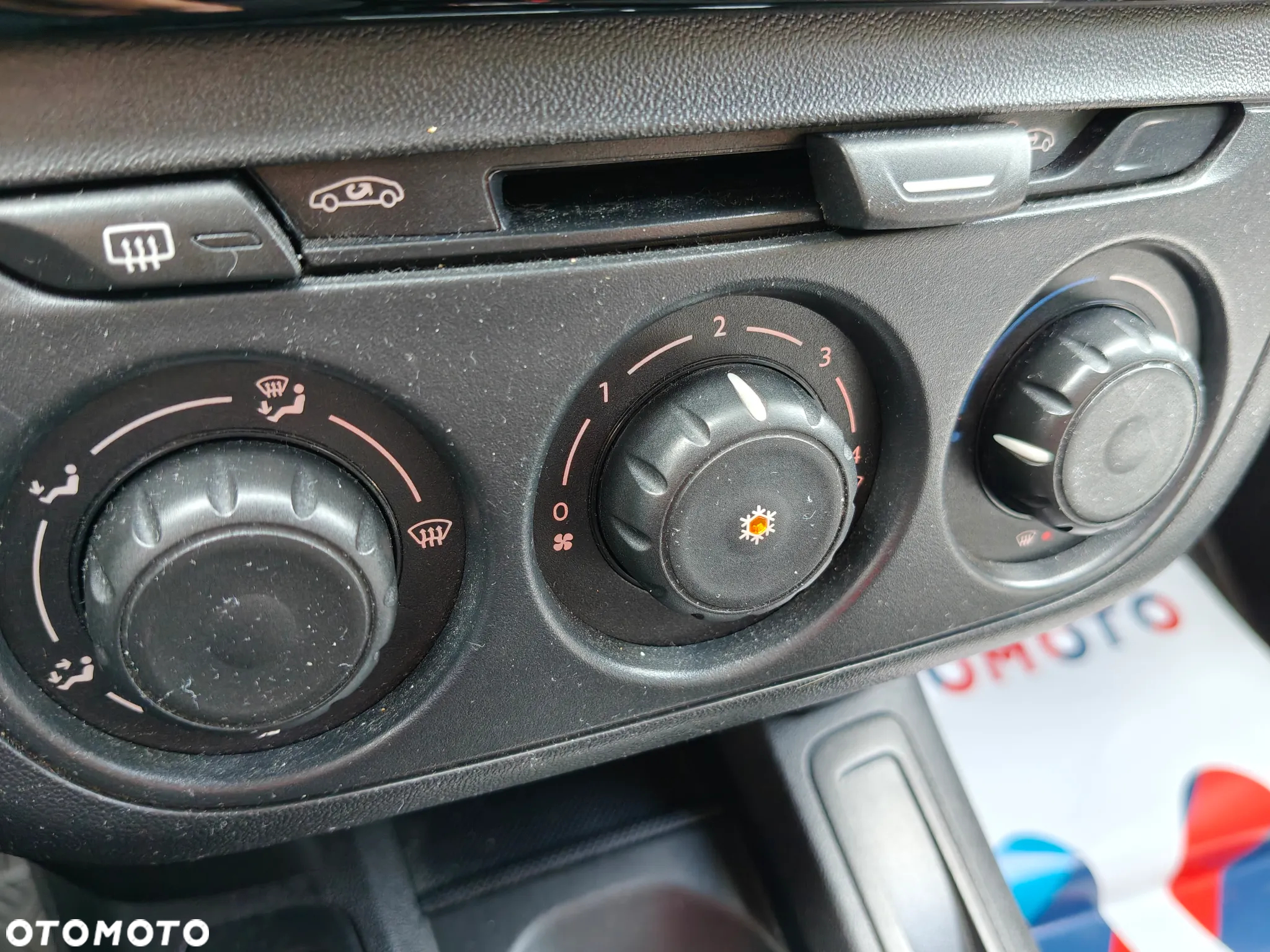 Peugeot 301 1.2 Pure Tech Access - 22