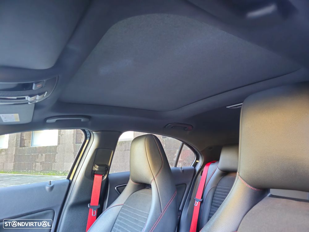 Mercedes-Benz A 45 AMG 4Matic Speedshift 7G-DCT - 18