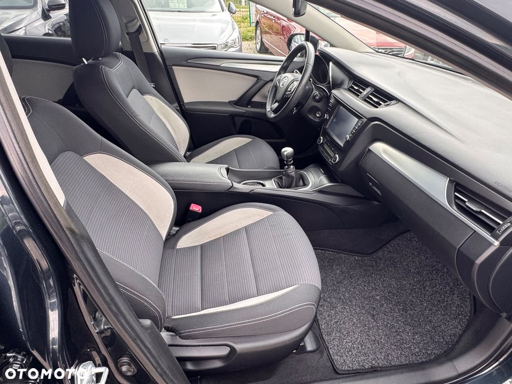 Toyota Avensis Touring Sports 1.6 D-4D Comfort - 37