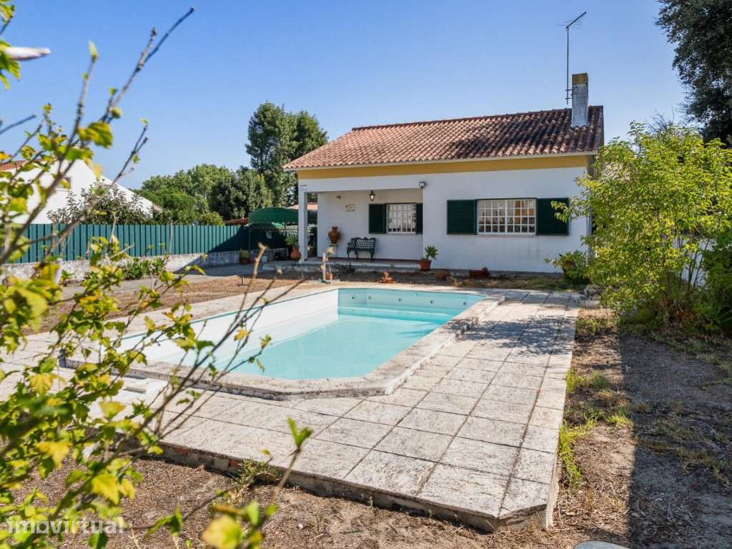SESIMBRA - ALTO DAS VINHAS - MORADIA ISOLADA, SÓTÃO, ANEXO, PISCINA... - Grande imagem: 3/25