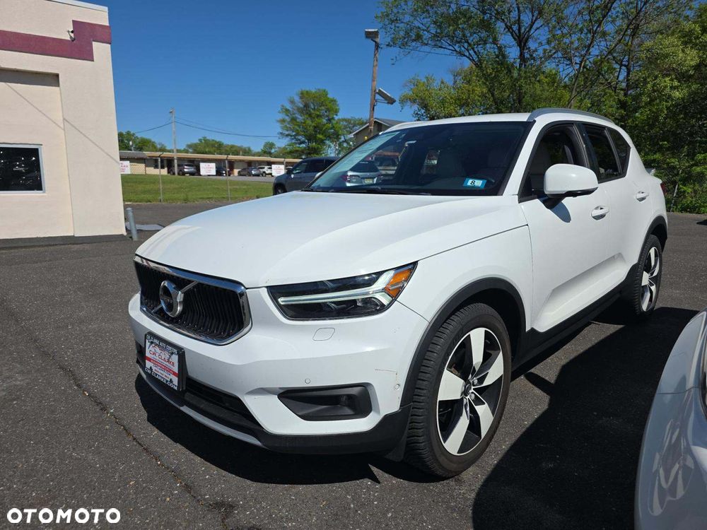 Volvo XC 40 T5 AWD Geartronic Momentum - 1
