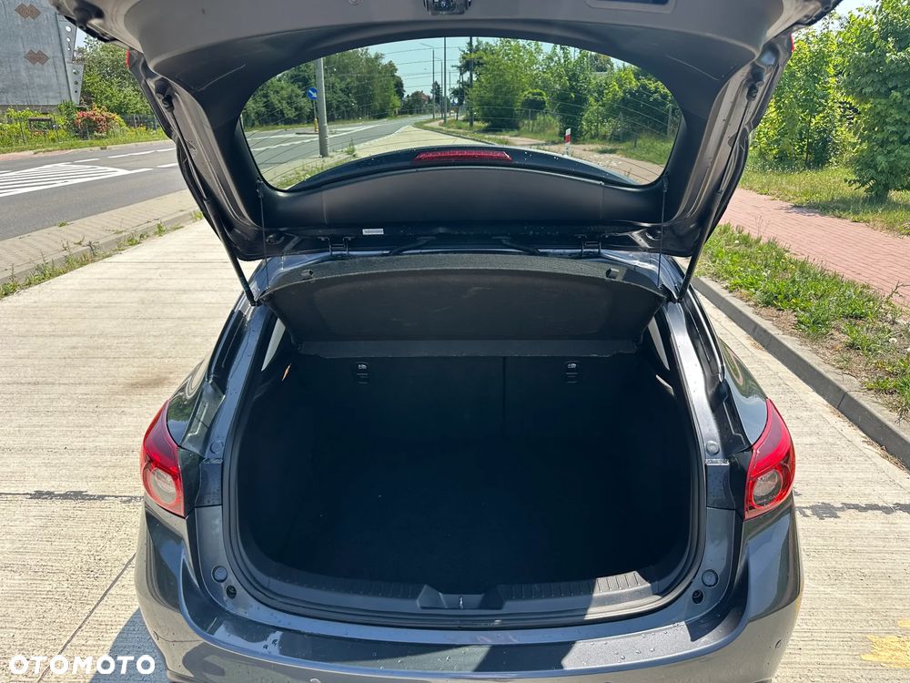 Mazda 3 - 8