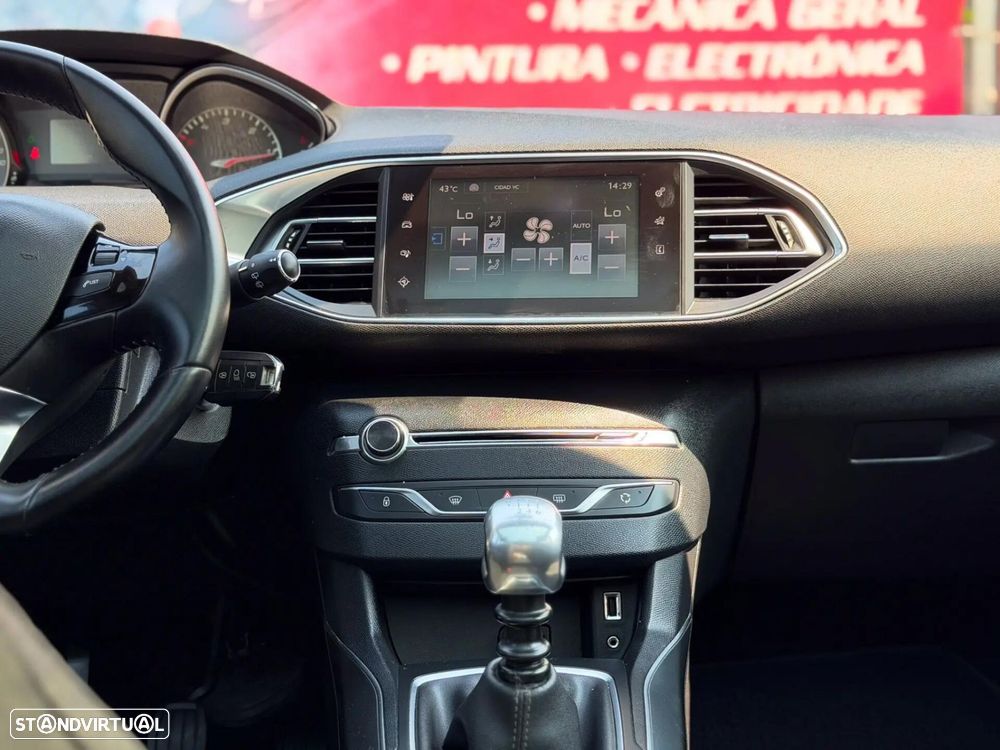 Peugeot 308 1.6 e-HDi Active J17 - 16