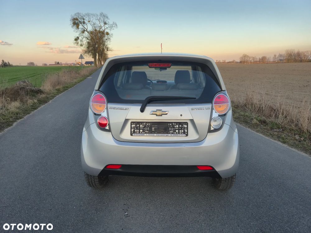 Chevrolet Spark 1.0 LS - 9