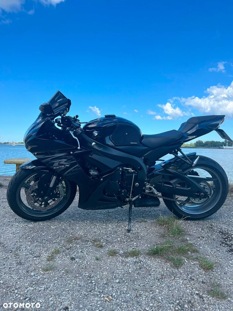Suzuki GSX-R - 6
