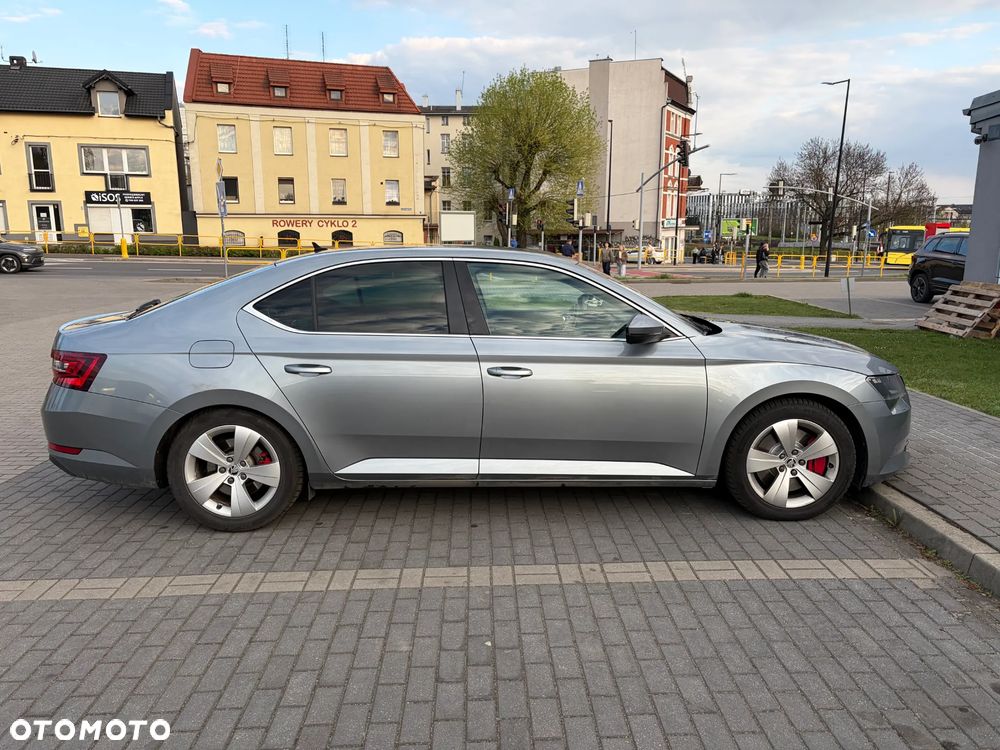 Skoda Superb 2.0 TSI L&K DSG - 7
