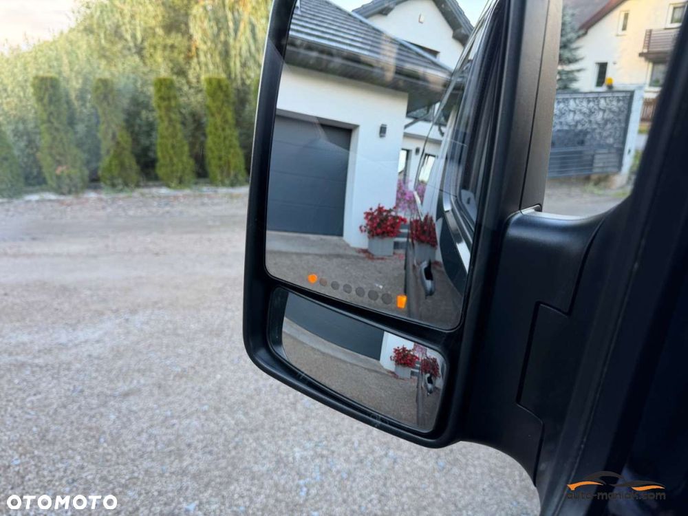 Mercedes-Benz Sprinter - 10