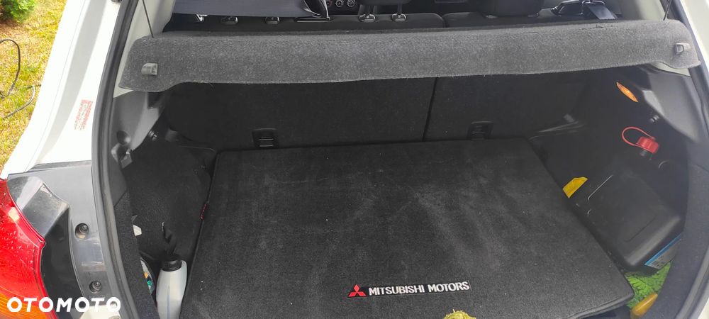 Mitsubishi Outlander 2.0 Intense - 13