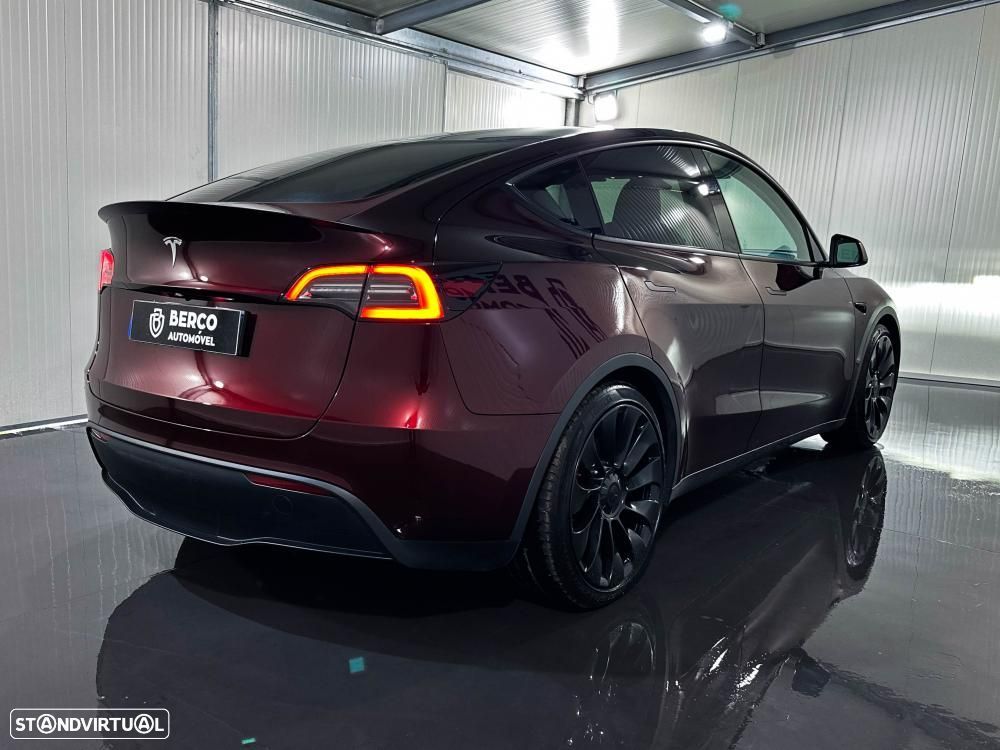 Tesla Model Y Performance Dual Motor AWD — fotografia 4