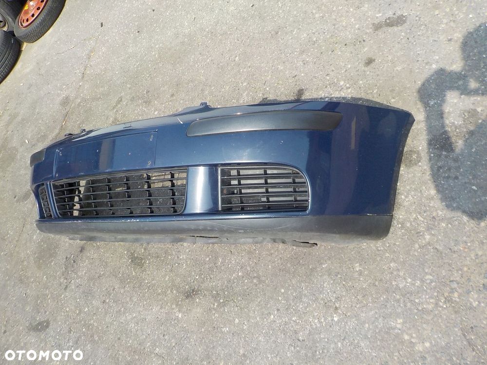 zderzak przód kompletny vw golf V 2005r - 2