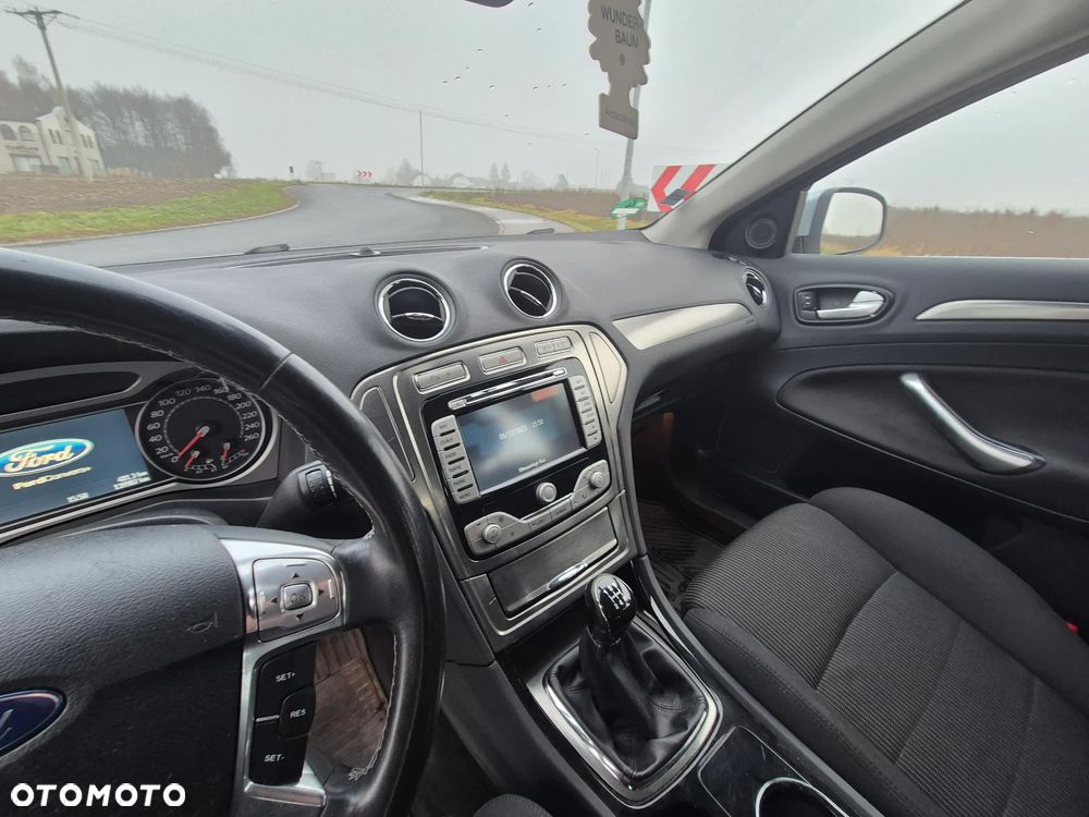 Ford Mondeo 2.0 FF Titanium - 17