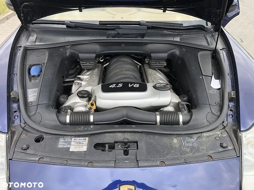 Porsche Cayenne - 35