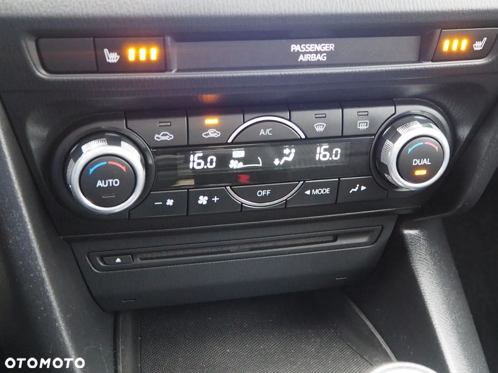 Mazda 3 SKYACTIV-G 120 Exclusive-Line - 32