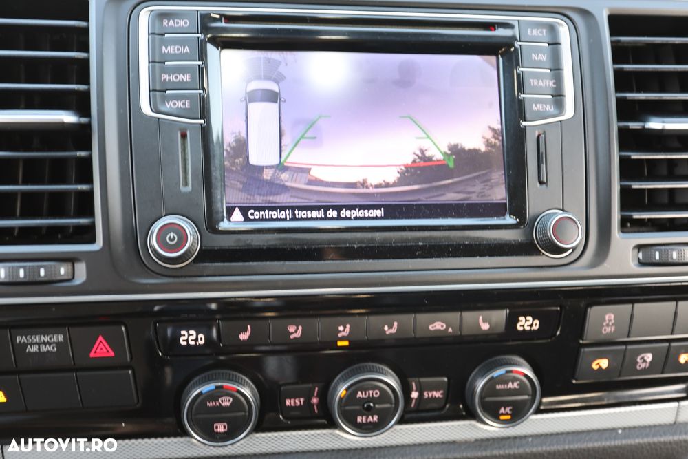 Volkswagen Multivan - 24