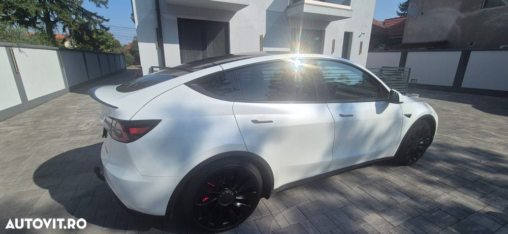 Tesla Model Y Performance - 1