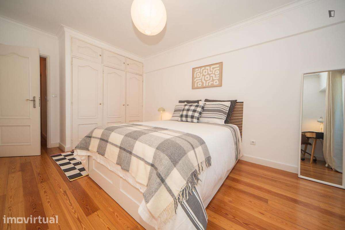 Quarto - localizado em Penha Lisbon - Grande imagem: 2/15