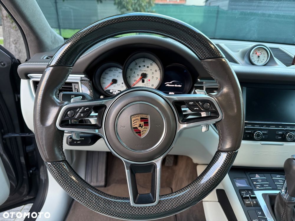 Porsche Macan Turbo PDK - 22
