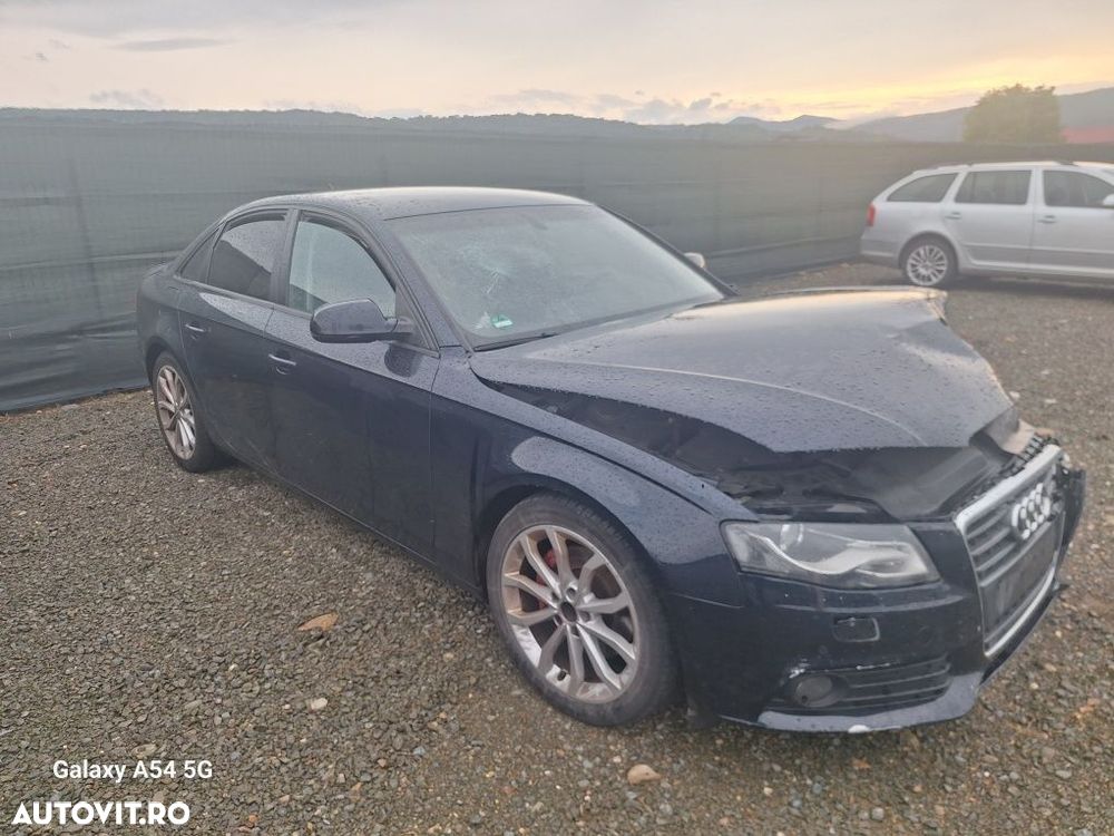 Dezmembrez Audi A4 B8 limuzina motor 2.7 tdi CGKA cod culoare Z5A - 2