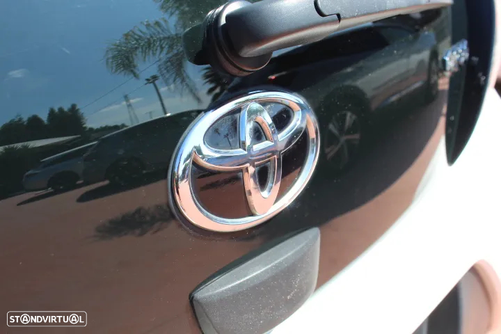 Toyota Aygo 1.0 - 16
