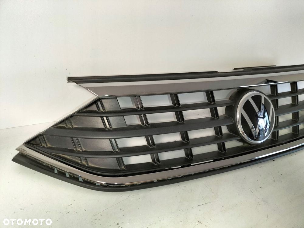 atrapa kratka grill vw polo vi lift 20- sedan - 3