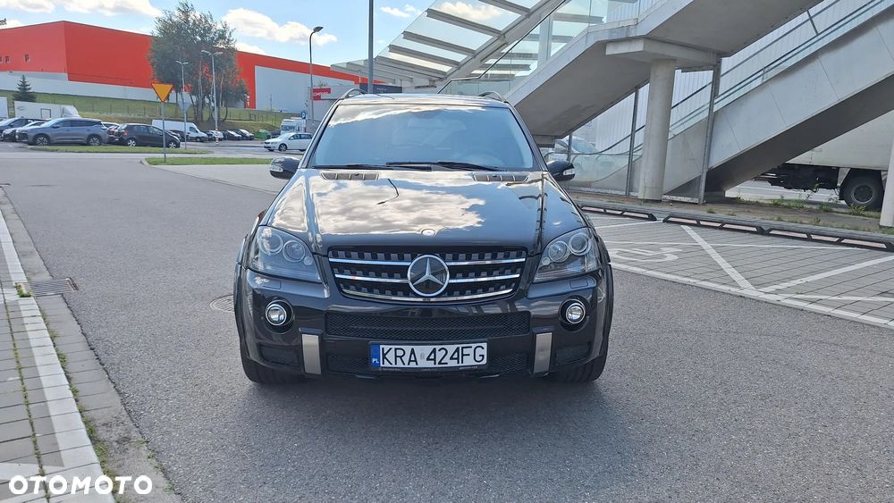 Mercedes-Benz ML 63 AMG 4-Matic - 2