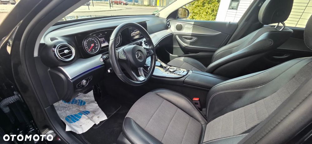 Mercedes-Benz Klasa E 220 d 9G-TRONIC - 31