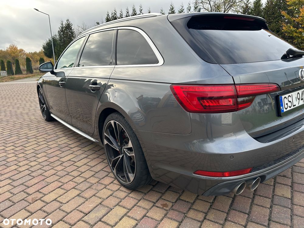 Audi A4 Avant - 13