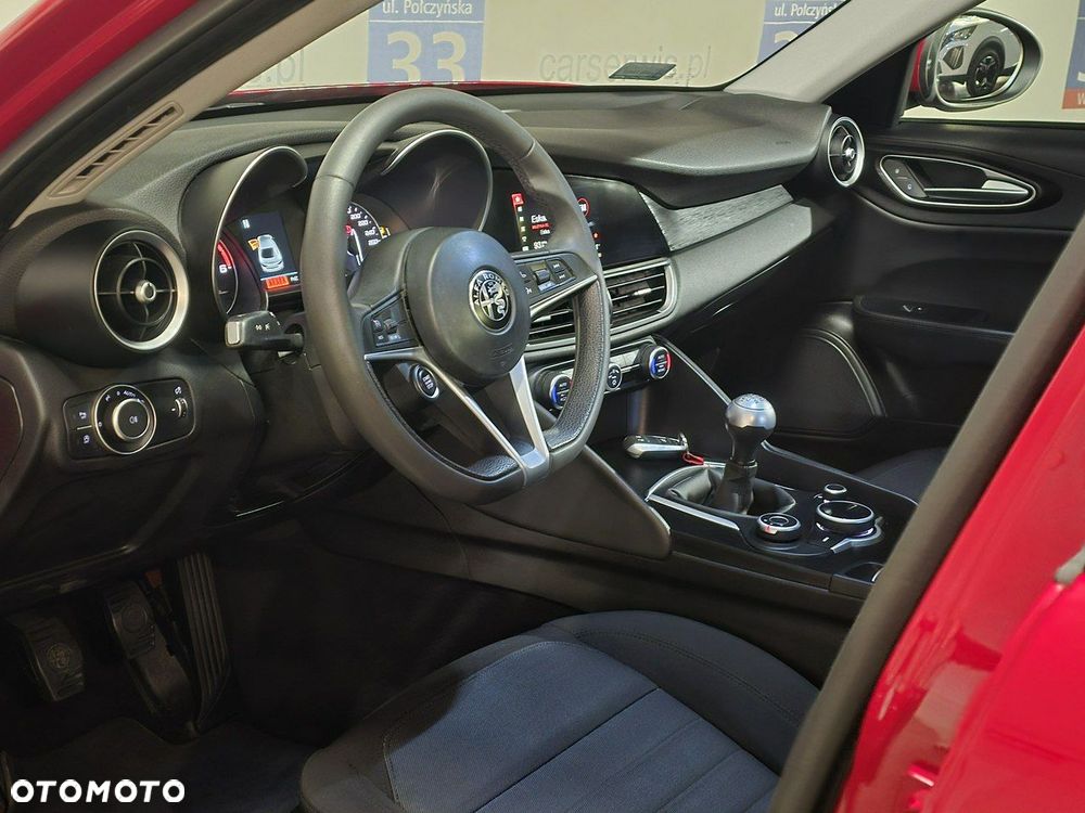 Alfa Romeo Giulia - 11