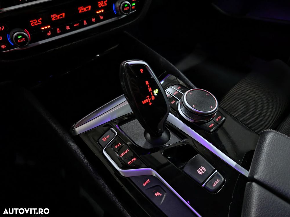 BMW Seria 5 530e Aut. - 25