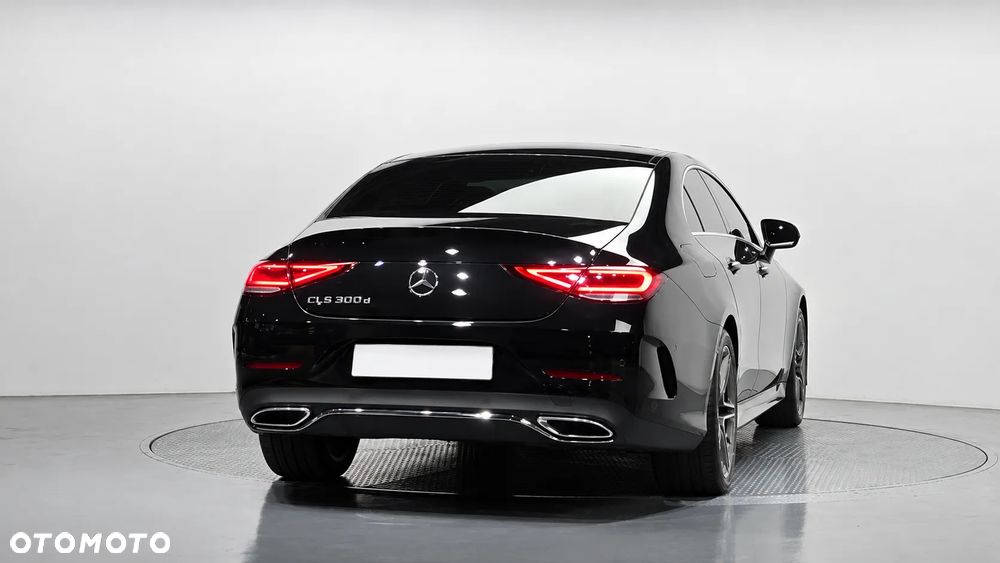Mercedes-Benz CLS - 4