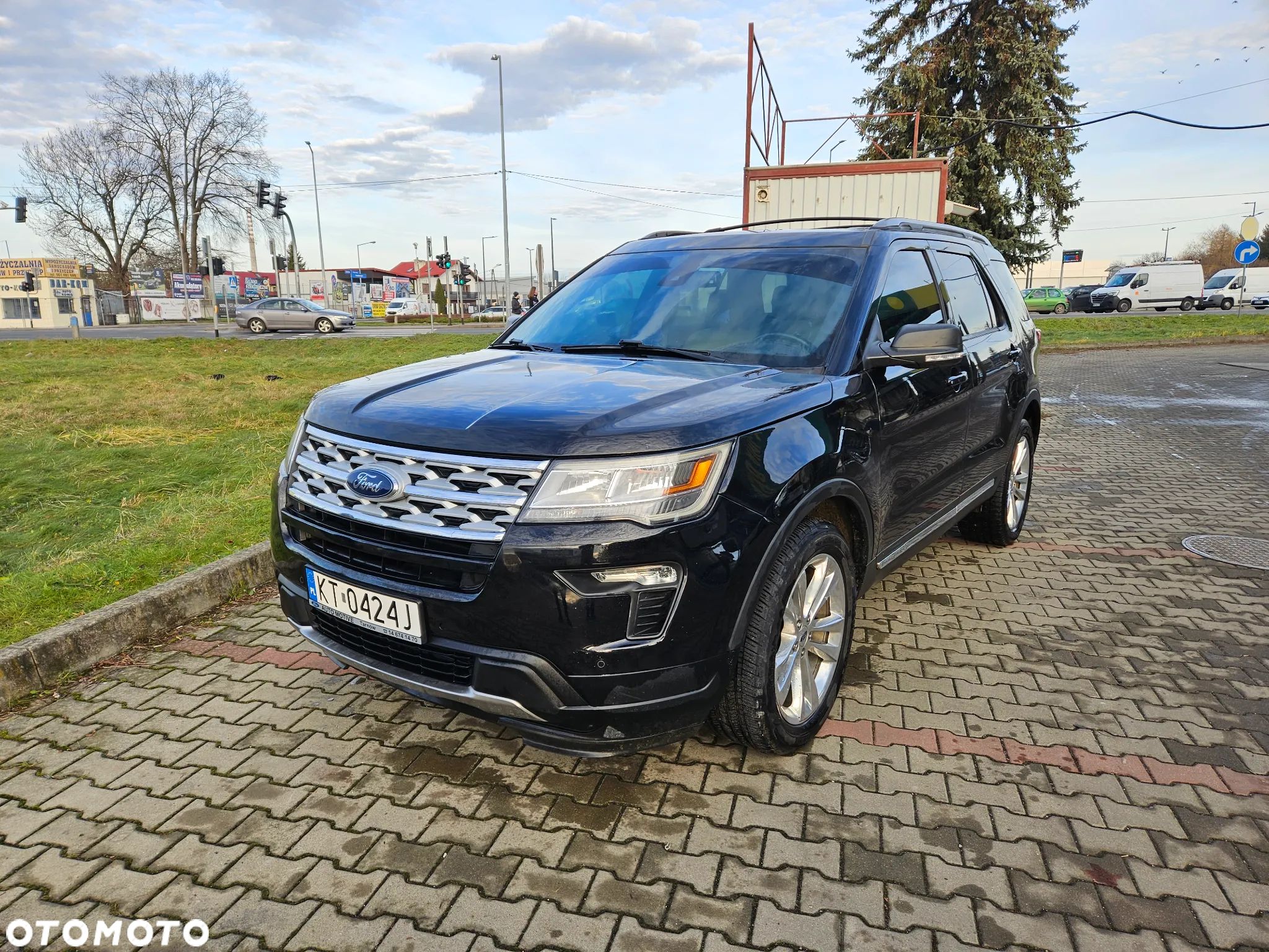 Ford Explorer - 1