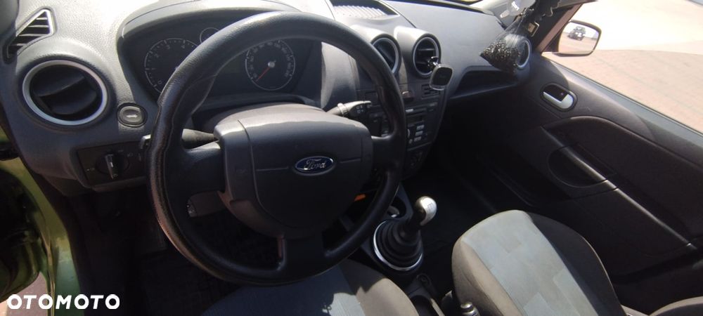 Ford Fiesta 1.4 Ambiente - 5