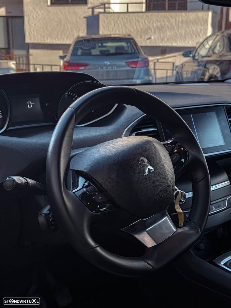 Peugeot 308 1.5 BlueHDi Business Line — fotografia 10