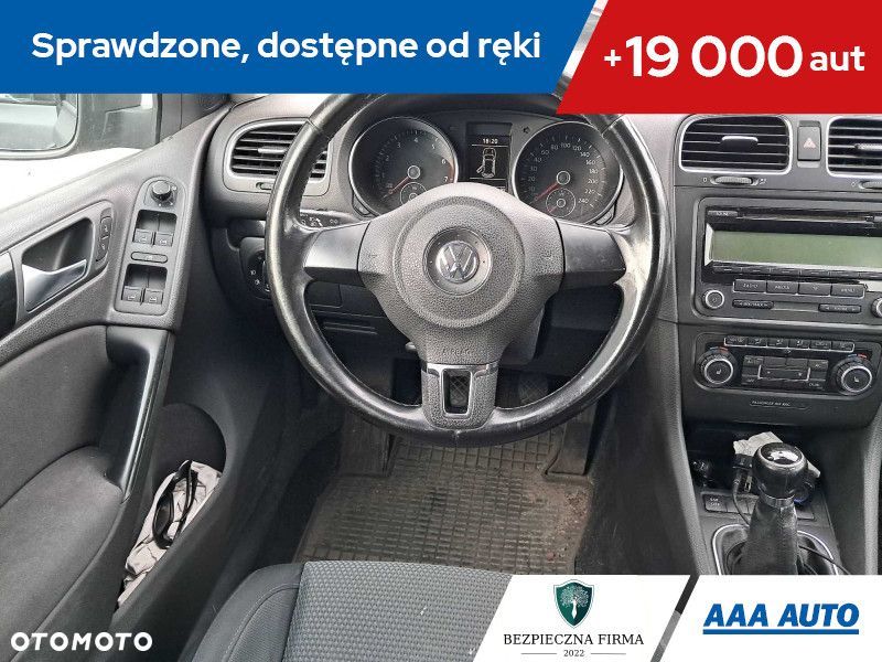Volkswagen Golf - 2