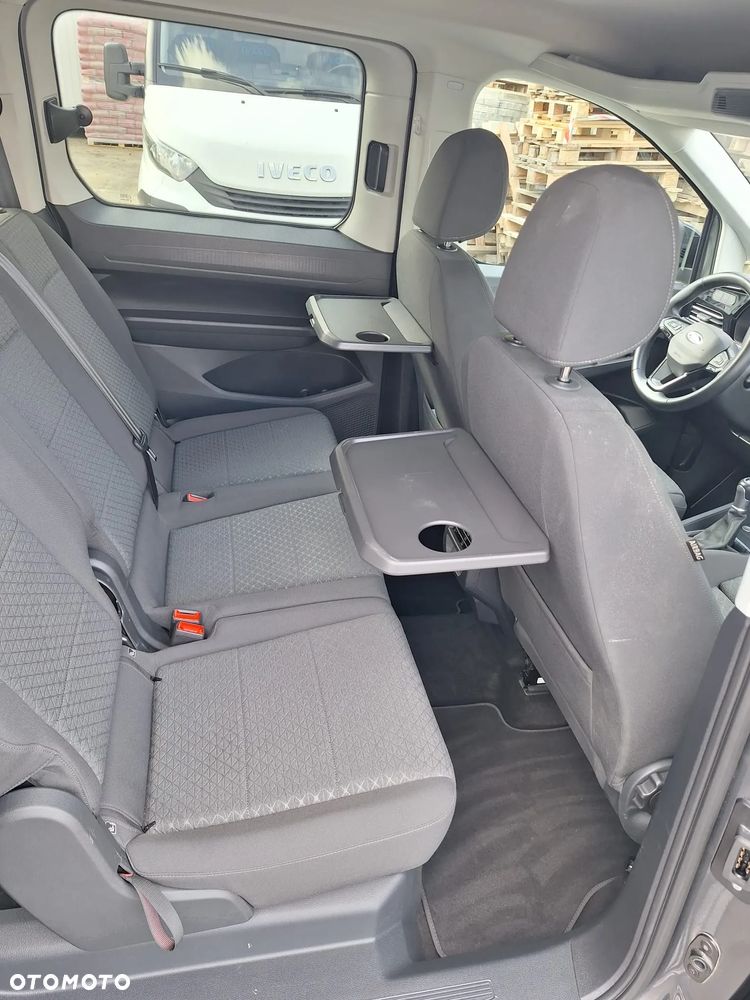 Ford Tourneo Connect Grand - 13