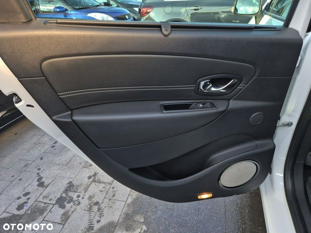 Renault Grand Scenic - 19