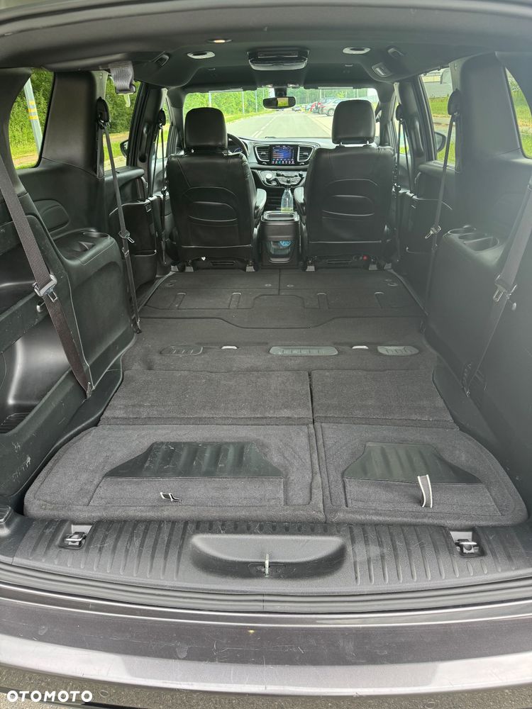Chrysler Pacifica - 8