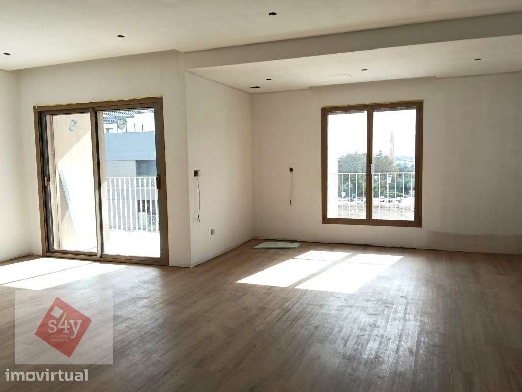Apartamento T3 com 2 Parqueamentos! - Grande imagem: 2/22