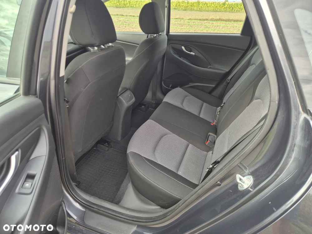 Hyundai i30 1.5 DPI Classic + - 19